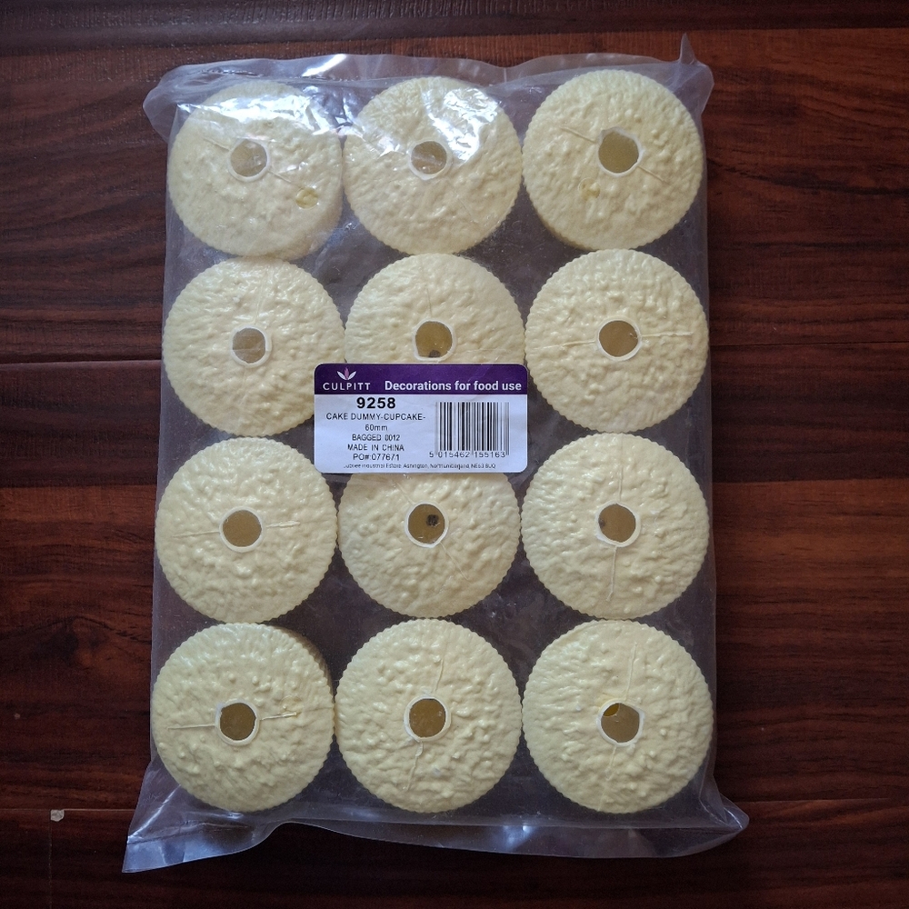 Cream Cake Dummies - Pack of 12